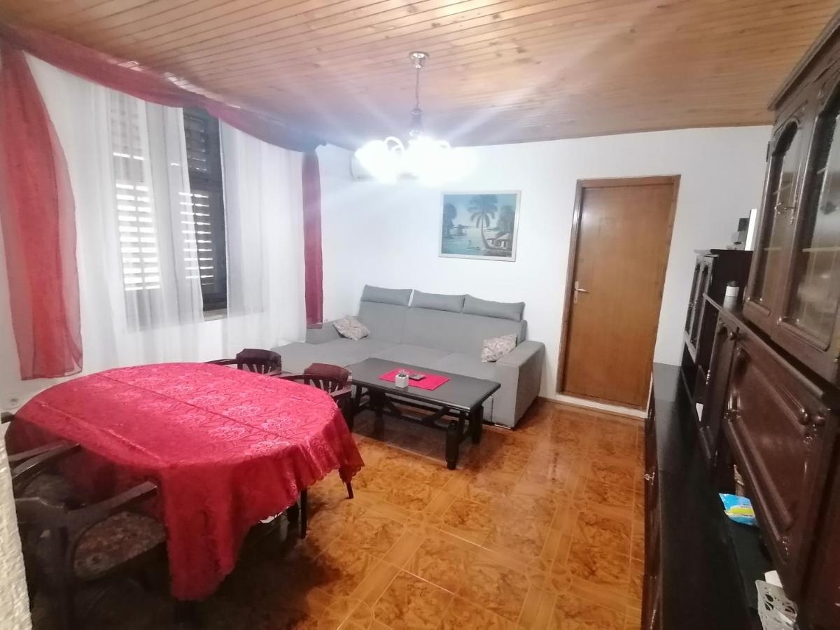 Apartman Zepina Pula Exterior foto